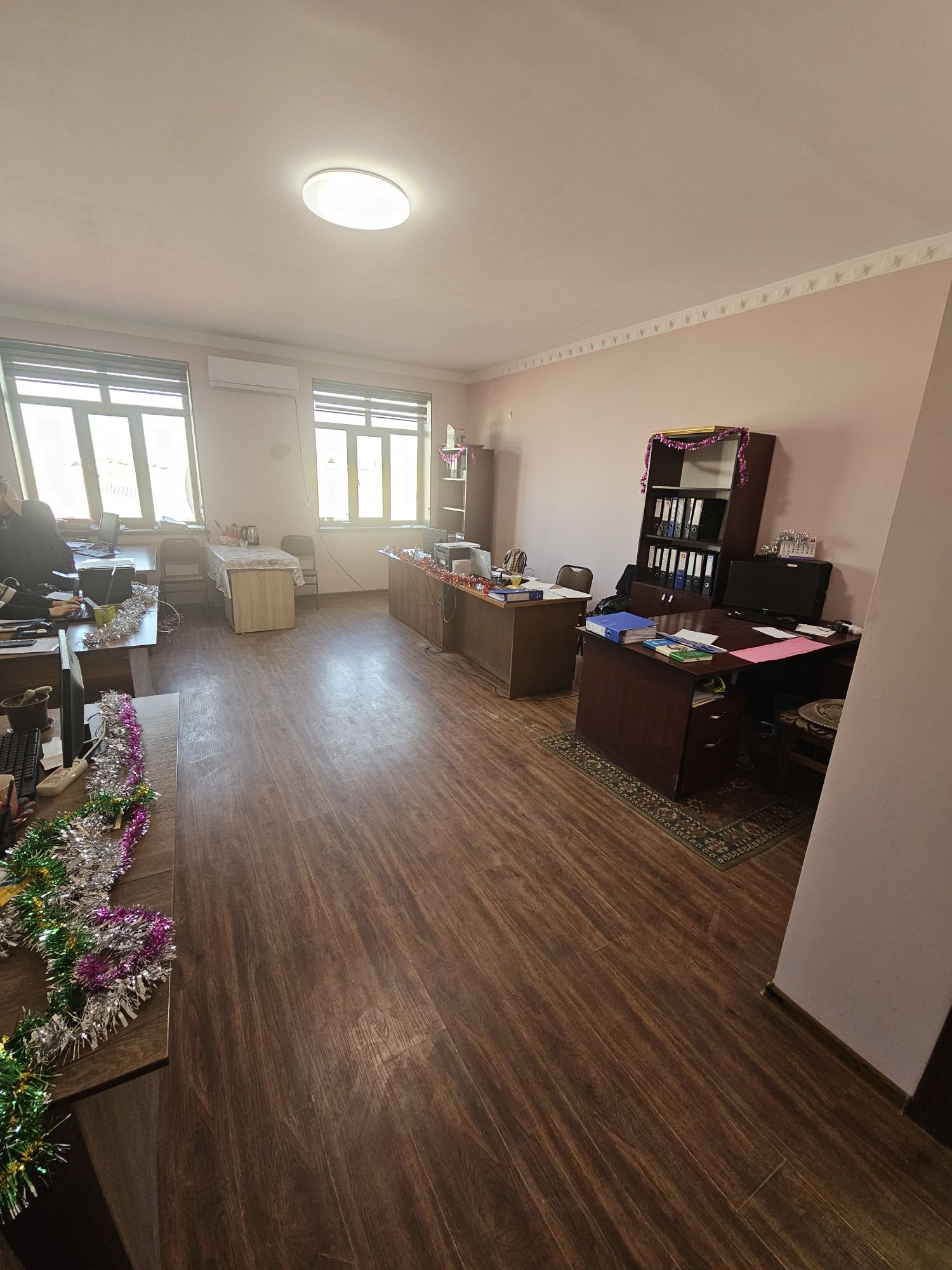 Арендное помещание под, любой деятельности 50 кв . В помещении 
Имеетс