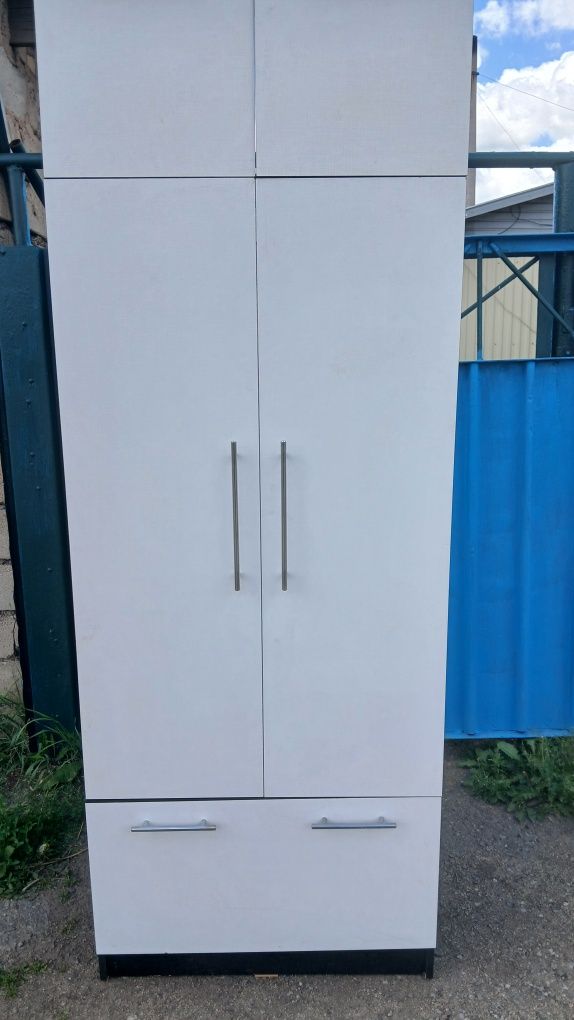 Продам прихожая длина 3 метра