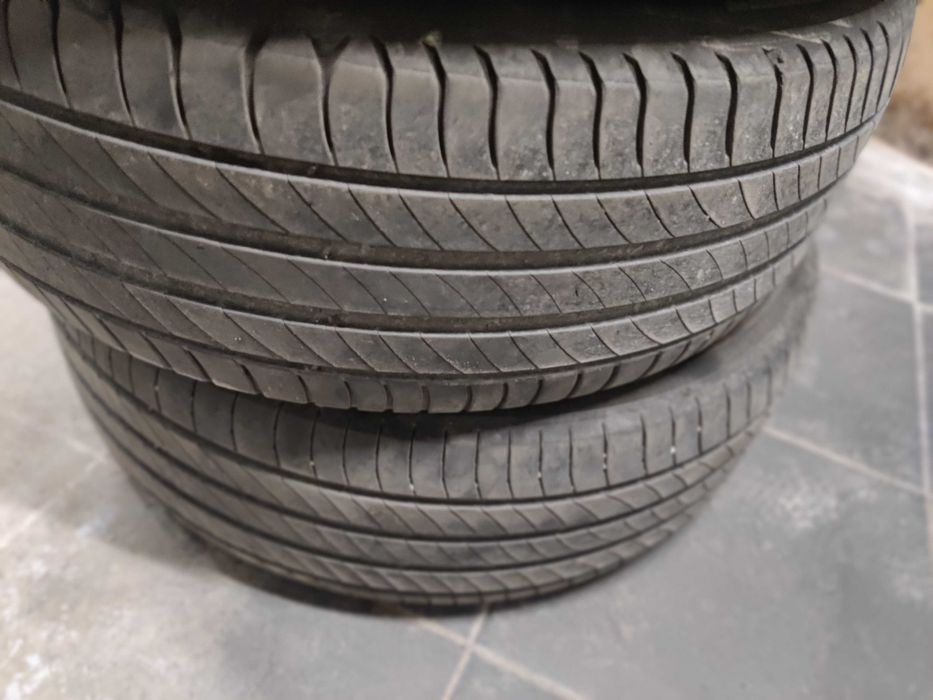 Продавам летни гуми Мишелин 215/55/17 Дот2021