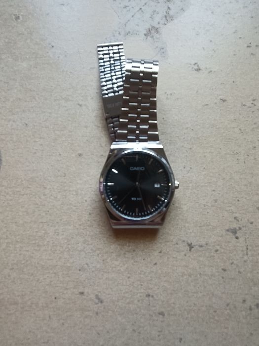 Сребърен мъжки часовник Casio