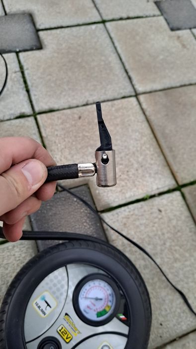 Compresor auto de umflat roti, pentru masina, portabil, nou.