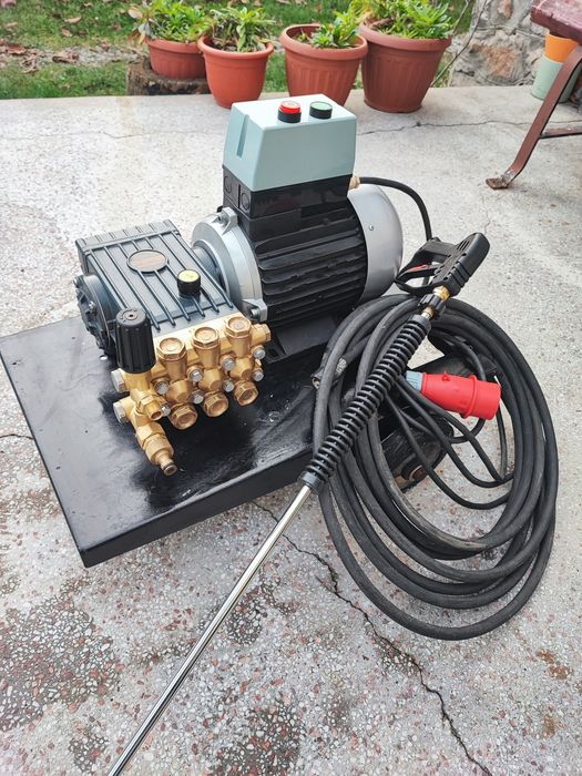 Grup de pompare presiune trifazic Interpump WS 151