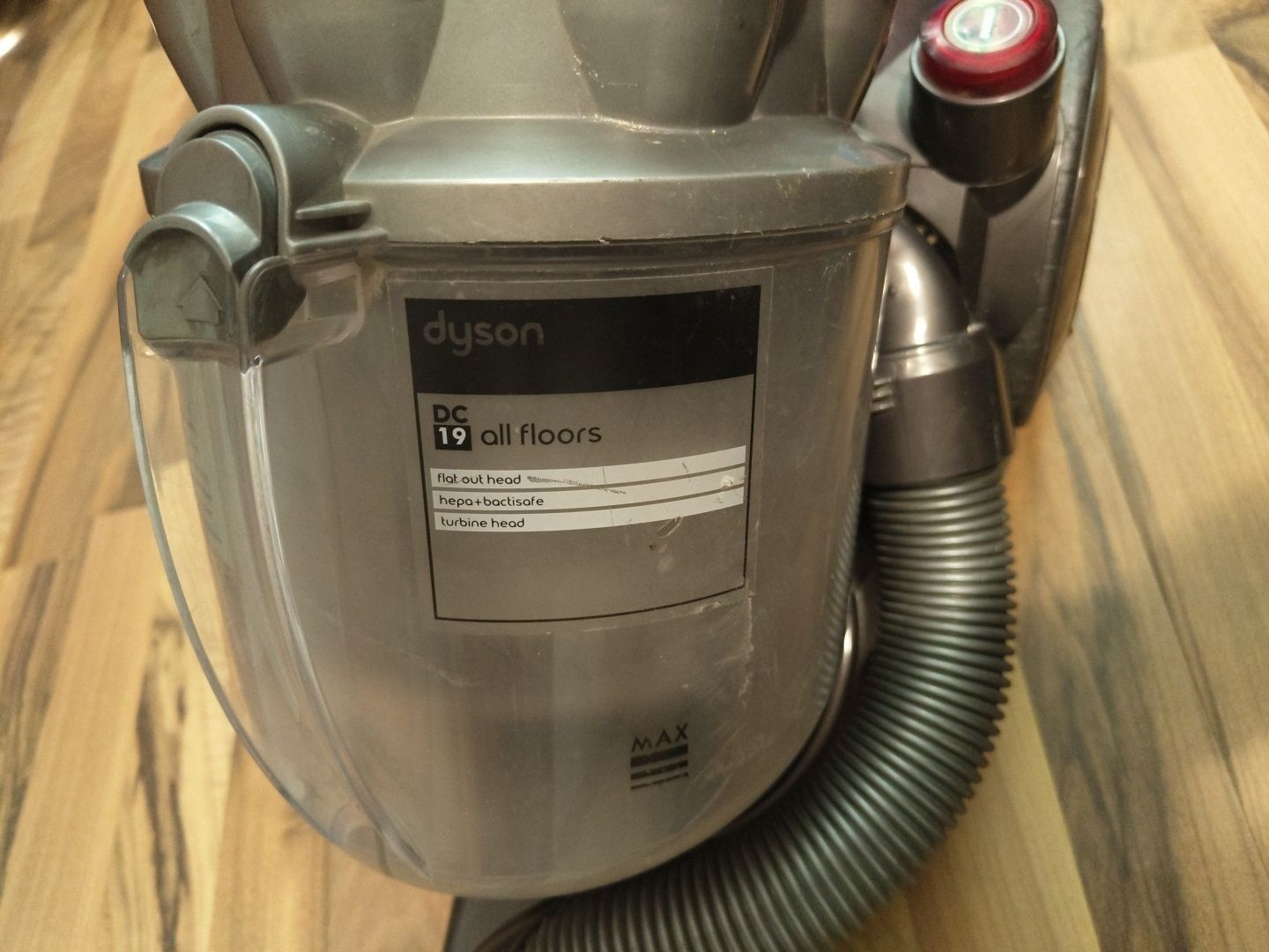 Aspirator Dyson DC 19