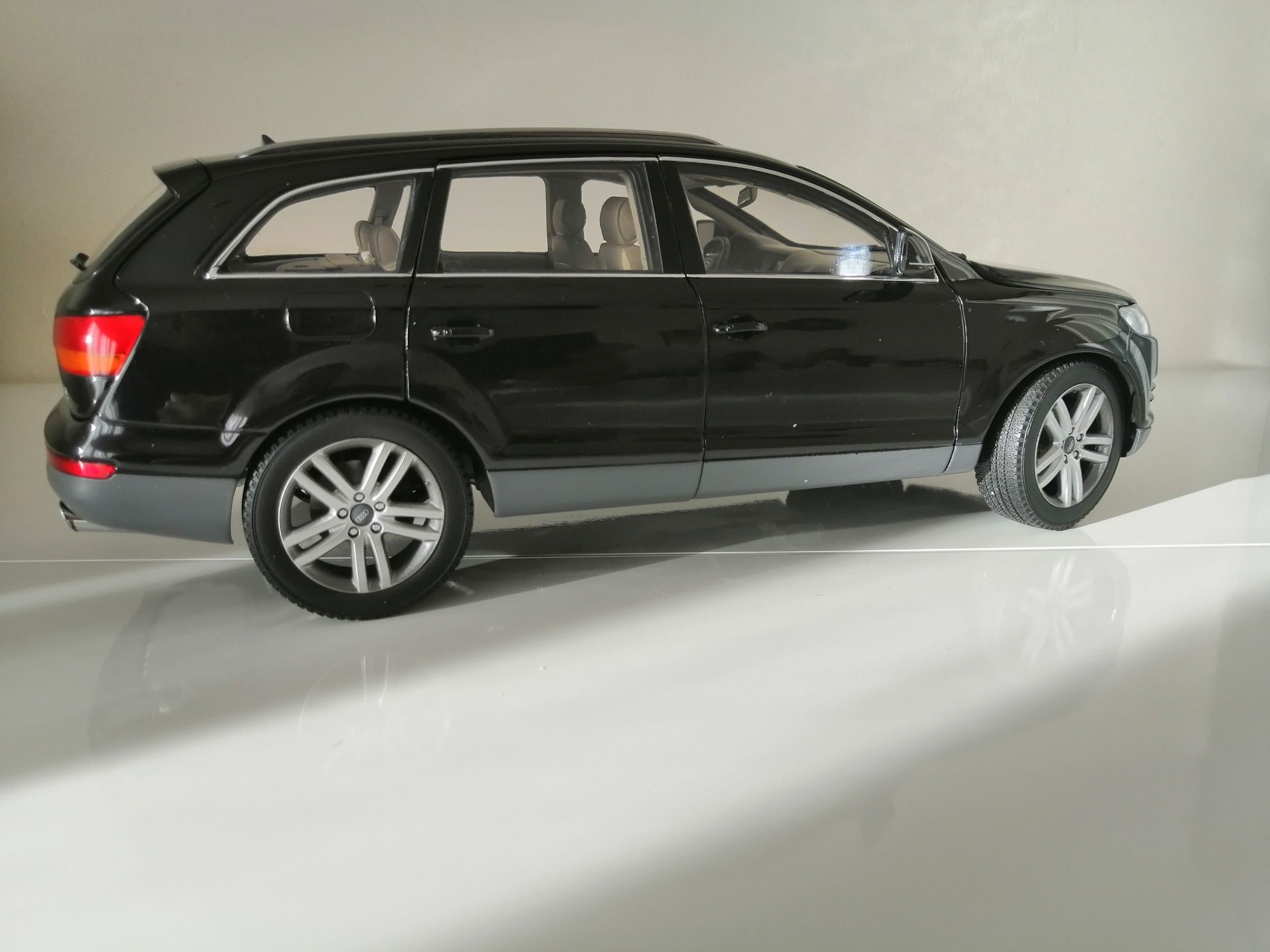 Audi Q7, Kyosho 1:18