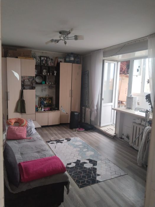 Продам 2-х комнатную улучшенную , Кафе Весна