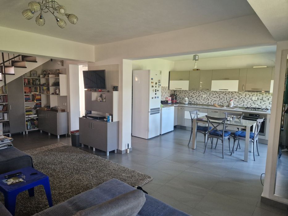 Vând casa în Râmnicu Valcea