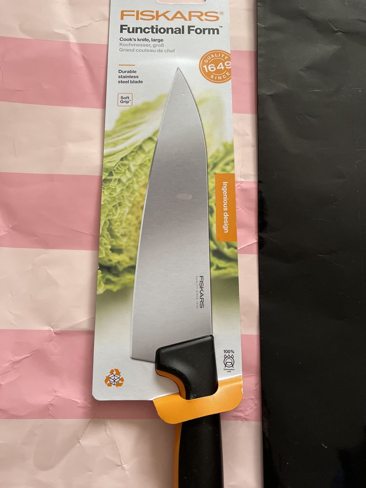 Cutit fiskars santoku