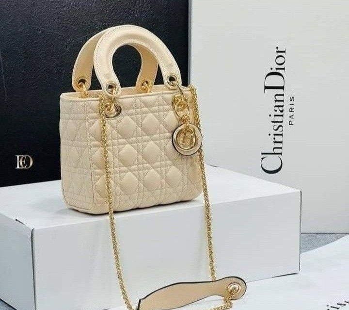Genti mini,model Lady,diverse culori,accesorii incluse