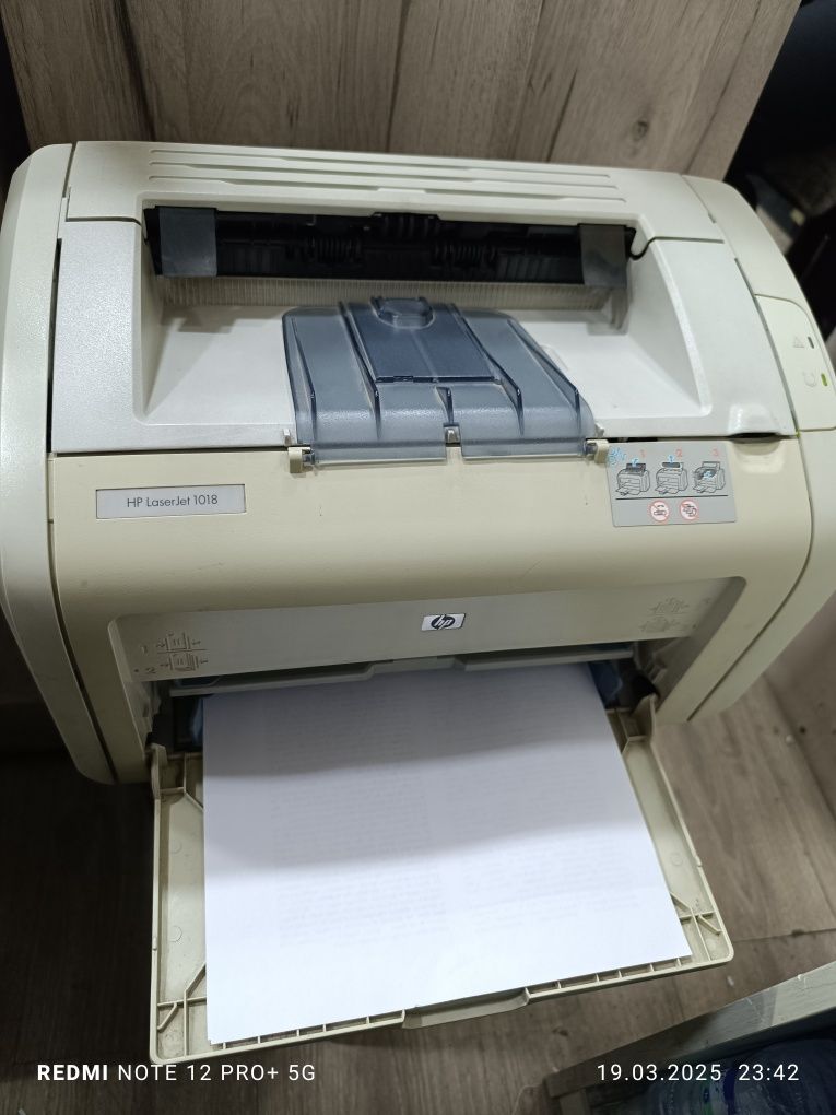 Hp Laser Jet 1018 sotiladi