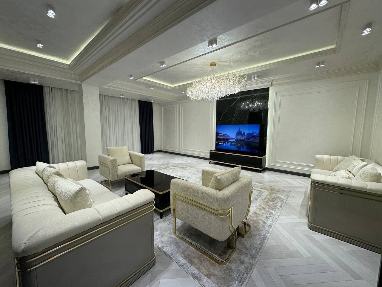 Продается 3х ком квартира на Ш. Руставели, ор-р:Aвтосалон My way,160м²