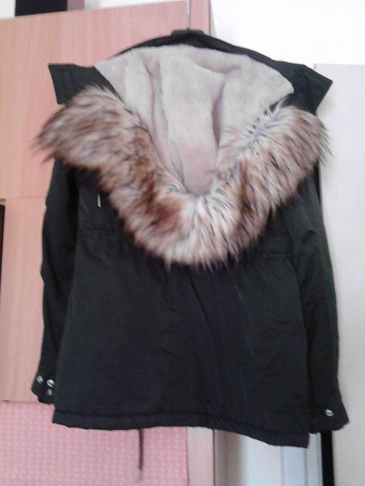 Geacă damă îmblănită Bershka măr. S-M, de iarnă, preț neg. sau schimb