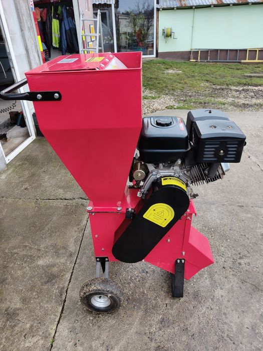 Vând Tocător crengi