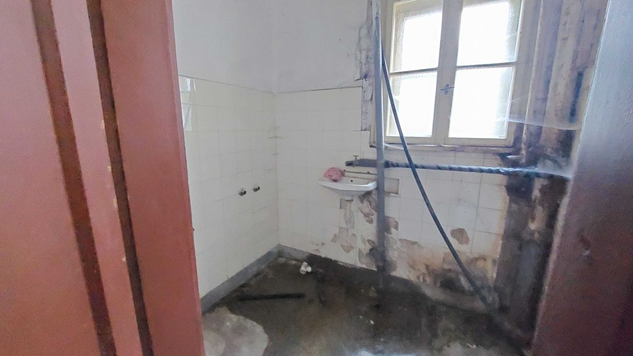 Продава се Магазин в Габрово, Център - 30 кв.м за 391 €/кв.м - Снимка #1