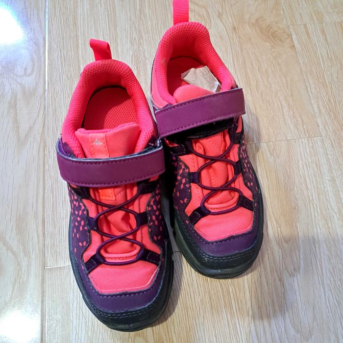 Hainute si incaltaminte fete de calitate noi sau  purtate maxim o data