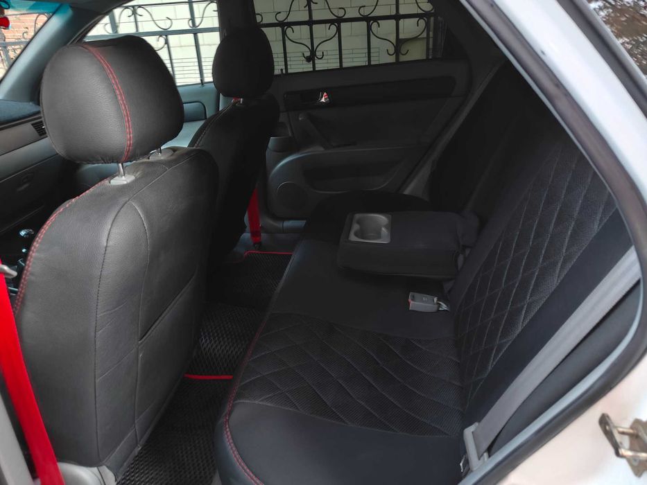 Chevrolet Lacetti 2012 1.8 MT