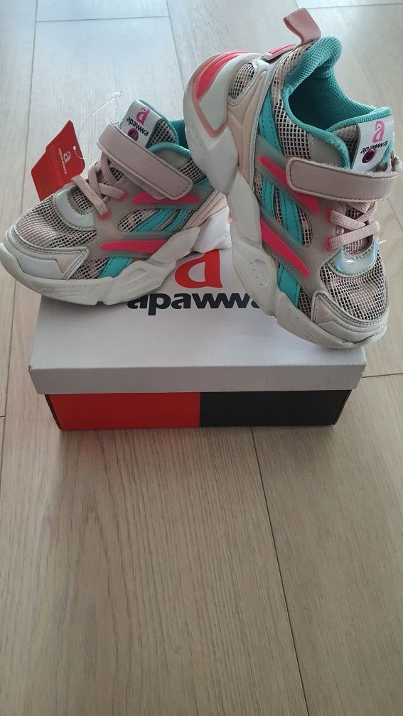 APAWWA Adidasi Sneakers fete mar. 29 talpa spuma arici 9/10 Curier OLX