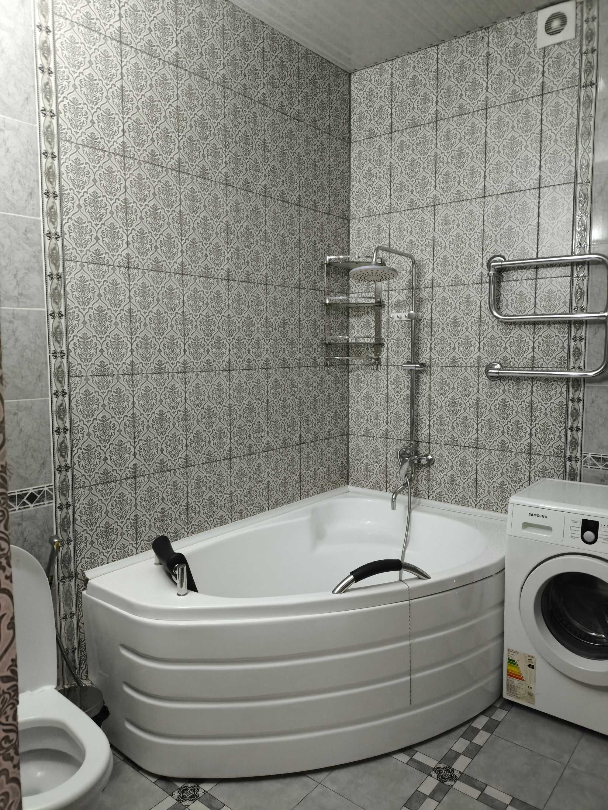 Продам свою 3 комнатную квартиру в центре