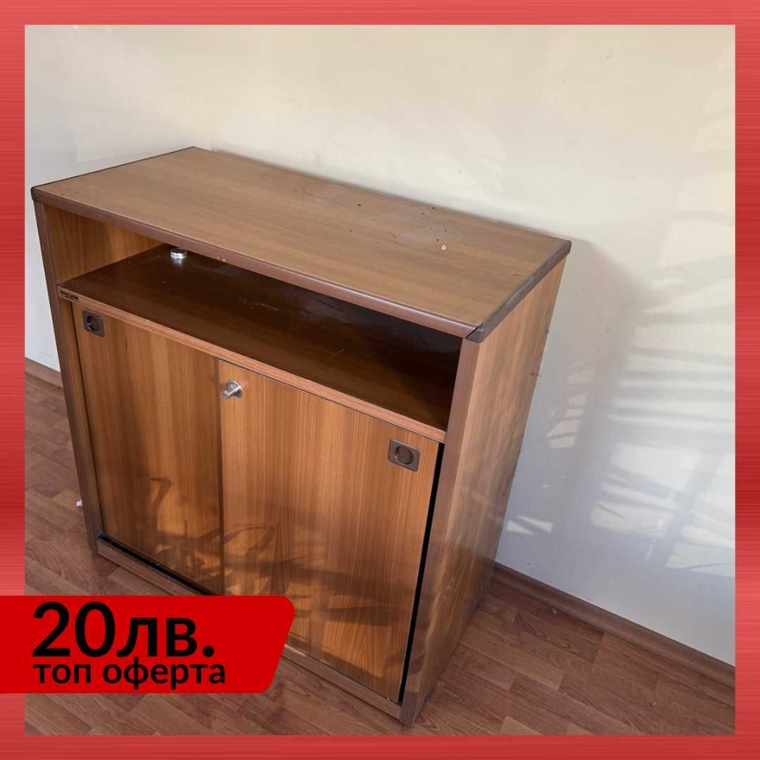 Дървен шкаф с плъзгащи врати и рафт за съхранение | 100*50*102