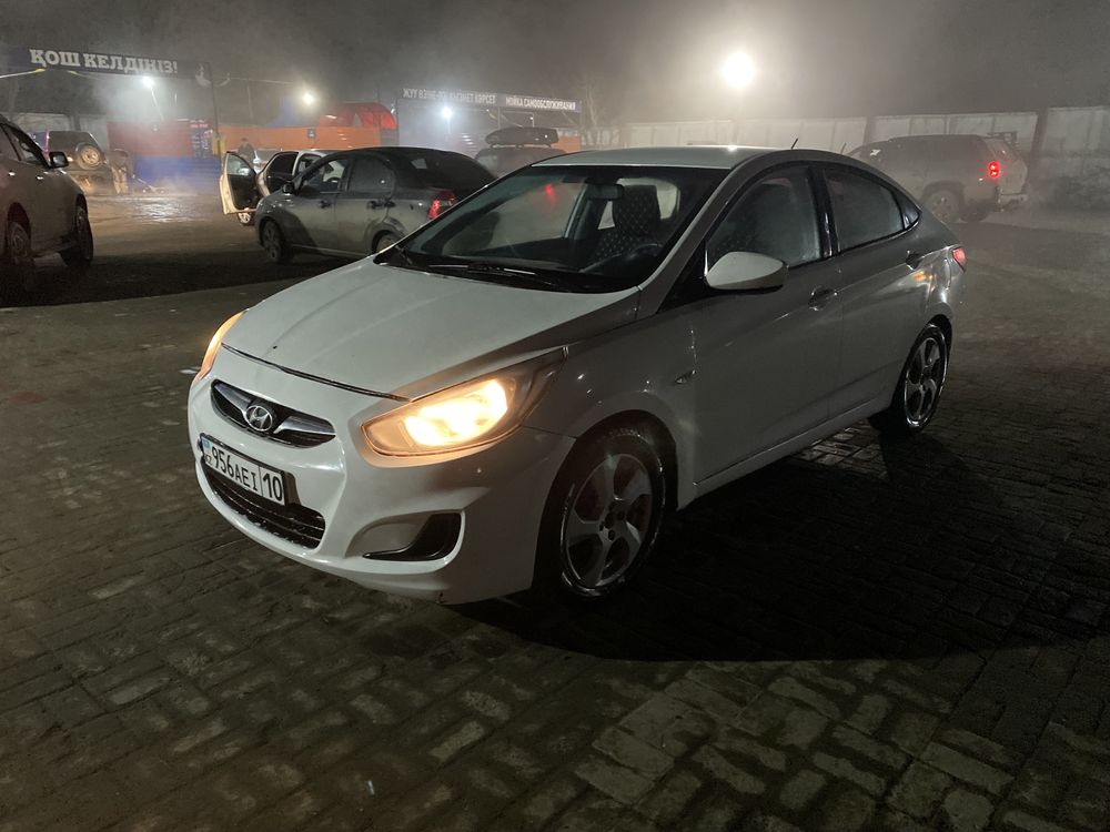 Hyundai Accent 2011