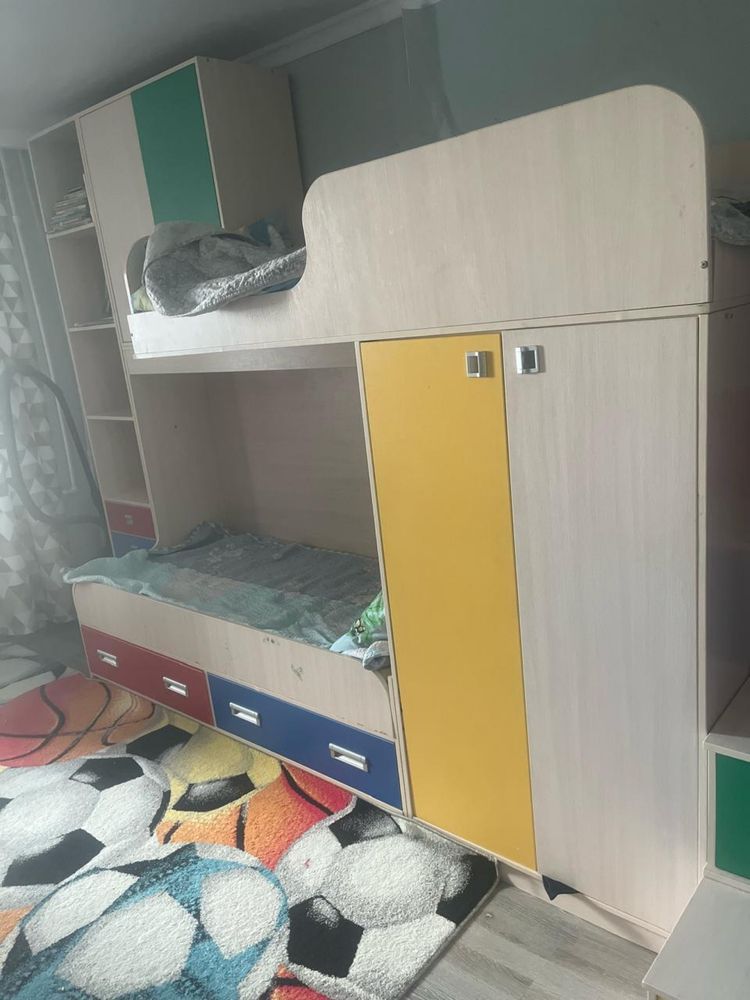 Продам 2 ярусную кровать.