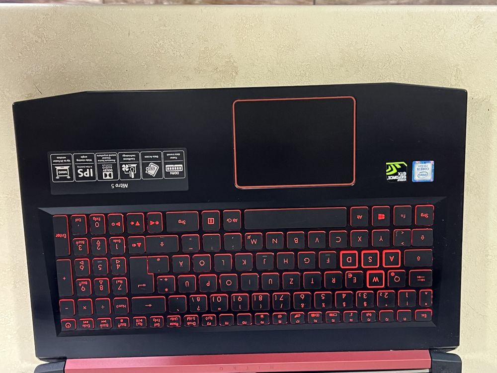 Геймърски Лаптоп Acer nitro 5 17" Core i5 8gb 512ssd GTX