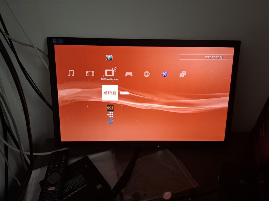 Vand Sony PlaySation 3 Ps3 cu 5 Controllere si Tastatura