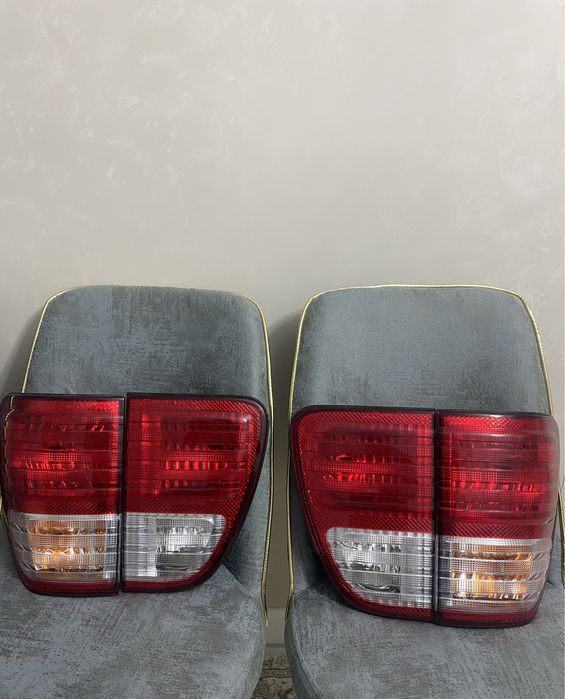 Задние фонари Lexus LX 470 новые