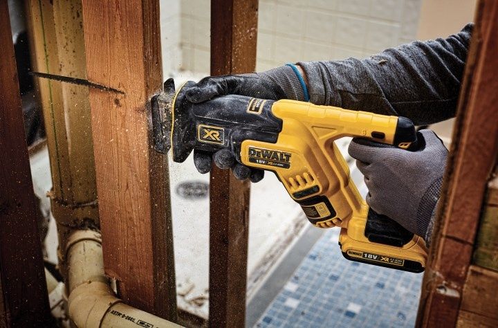 DeWALT DCS367 Саблен Трион/Безчетков 18V