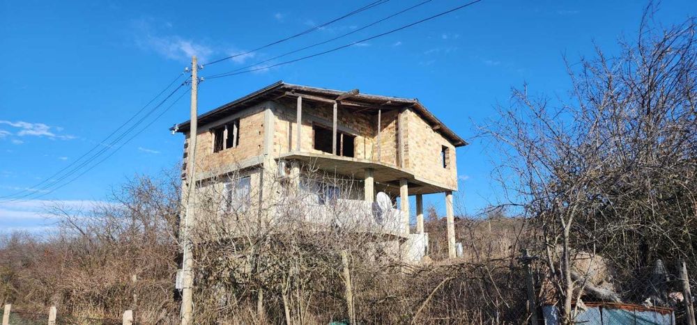 Продавам къща село константиново