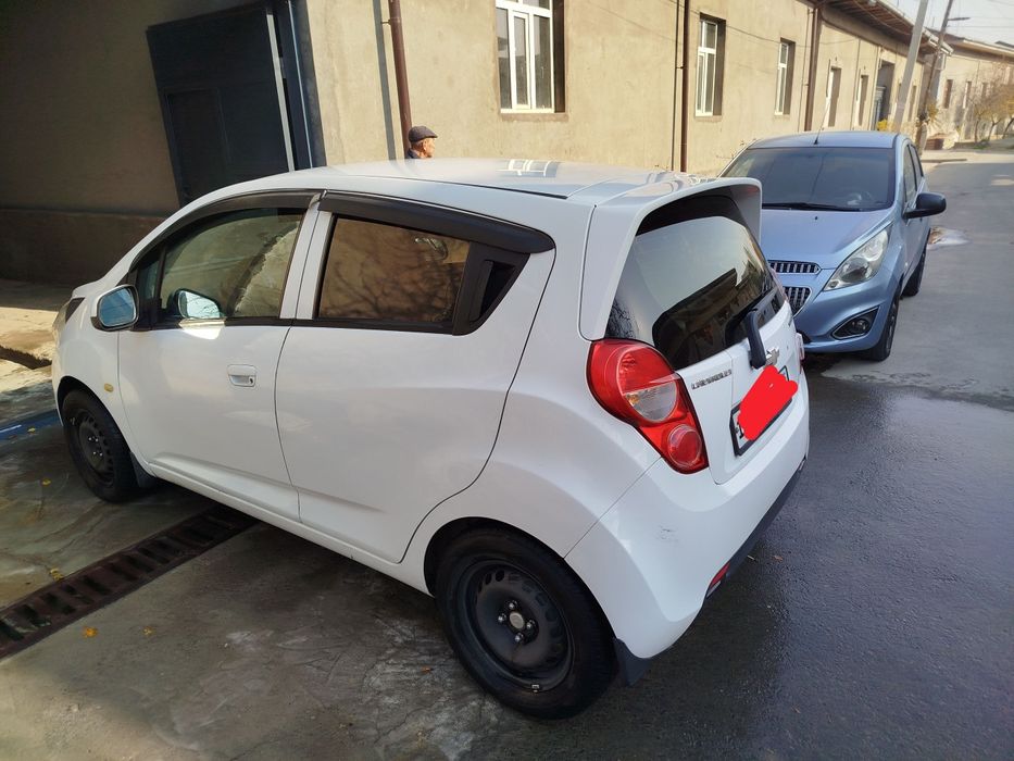 Spark 2010 yili 3 poz