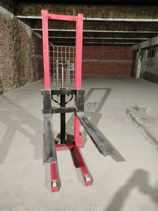 СТАКЕР хидравличен 2 тона 2 метра