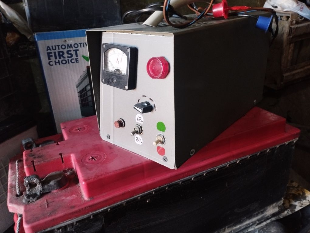 Продам зарядное устройство 12v/24v