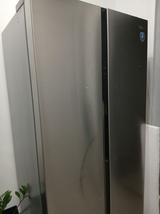 Холодильник отдам даром