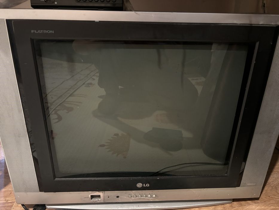 Рабочий цветной телевизор