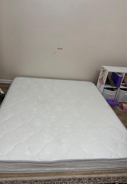Матрас ддя спальнлй кровати