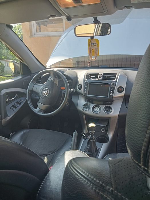 Toyota rav4 , 4×4 permanent , an 2007, preț 4000euro