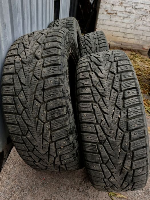 Зимние шины R-16 215/60 Nokian Nordman- 7