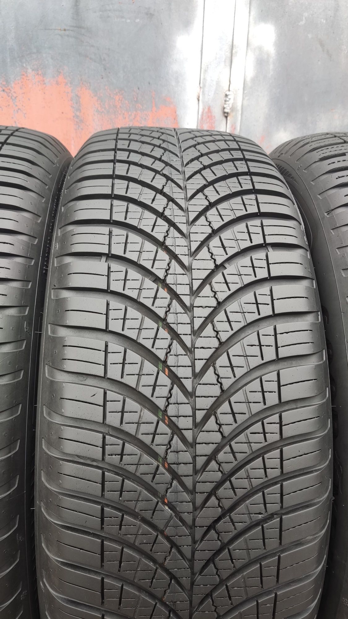4бр. всесезонни гуми 225/55/19 GoodYear Vector 4 Season, дот22
dot4422