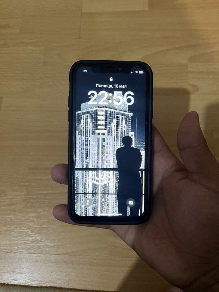 IPhone X продается