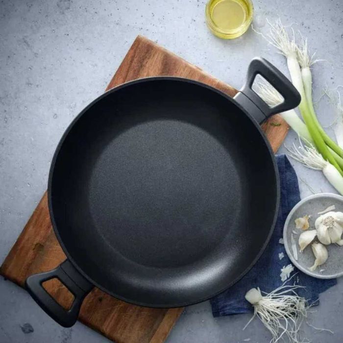 Тиган WMF ProfiSelect 28 см за прецизно и здравословно готвене