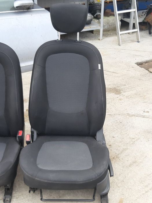 Scaune banchete Hyundai i 20