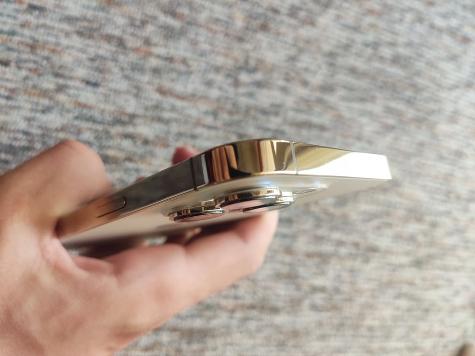 iPhone 13 pro 512gb gold