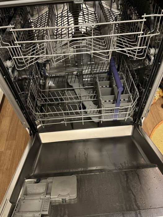 Masina de spalat vase incorporabila Beko