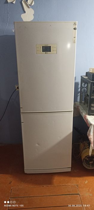 Продается холодильник LG