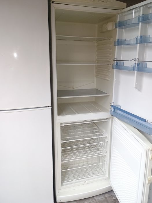 Frigider tip combină frigorifică Electrolux