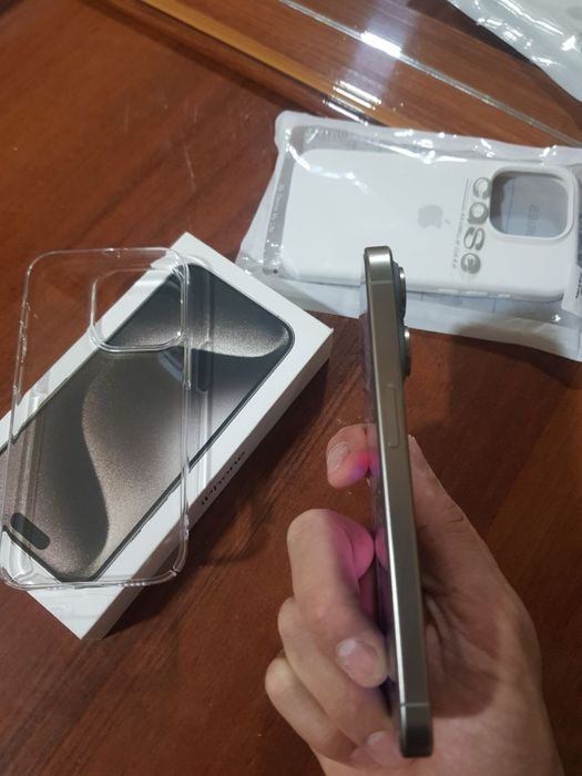 iphone 15 pro titanium