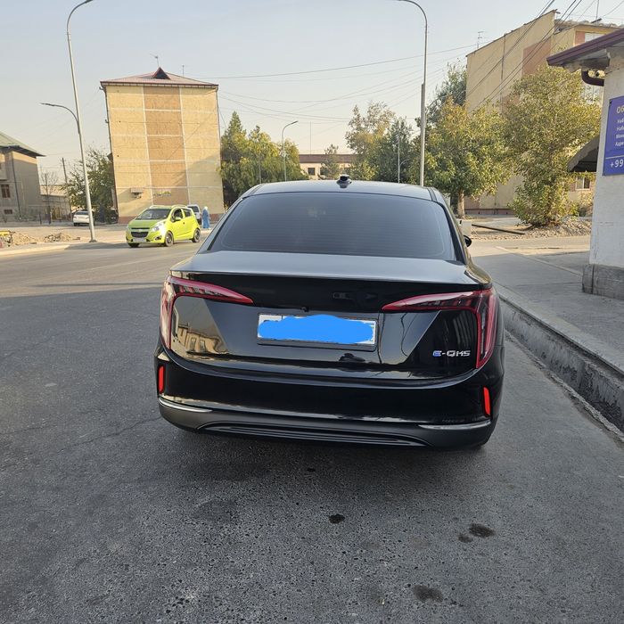 Hongqi eq5 мошинаси сотилади