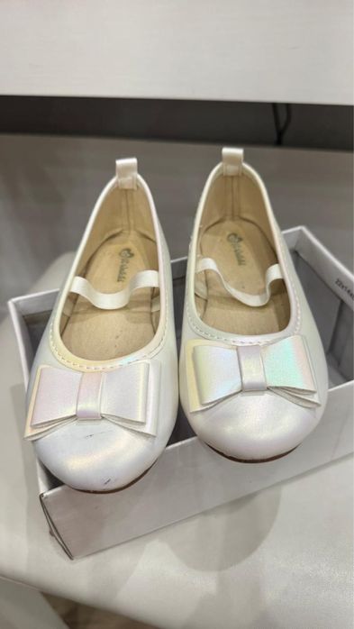Туфли для девочки, белые с бантом