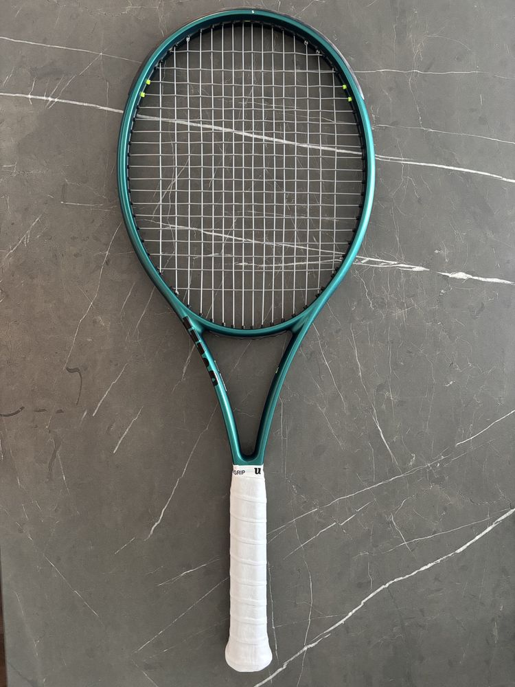 Wilson Blade 100 v9 16/19