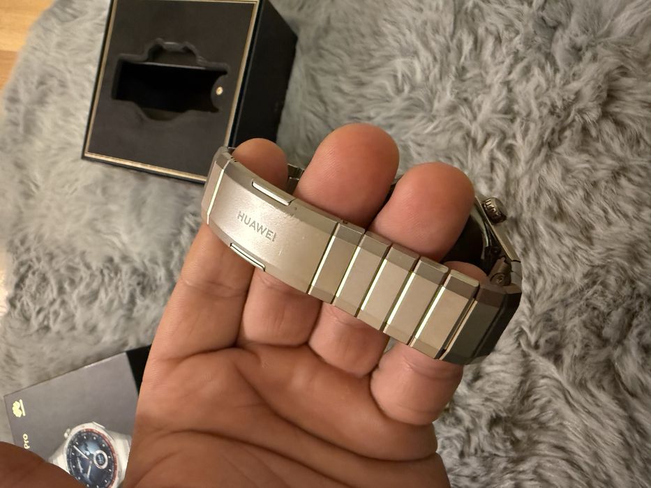 Huawei watch gt 5 pro titanium